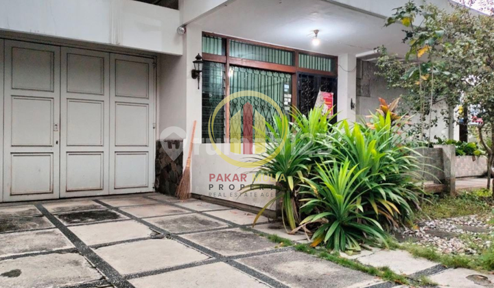 Rumah lama strategis sayap riau cocok kantor atau cafe