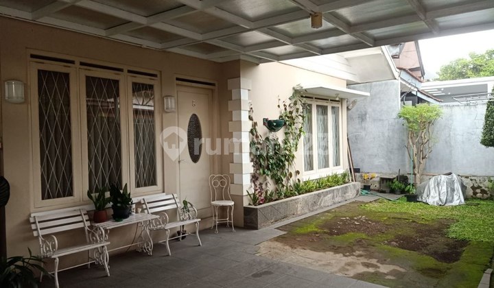 Dijual Rumah Terawat One Gate System Dekat Pusat Kota Bandung
