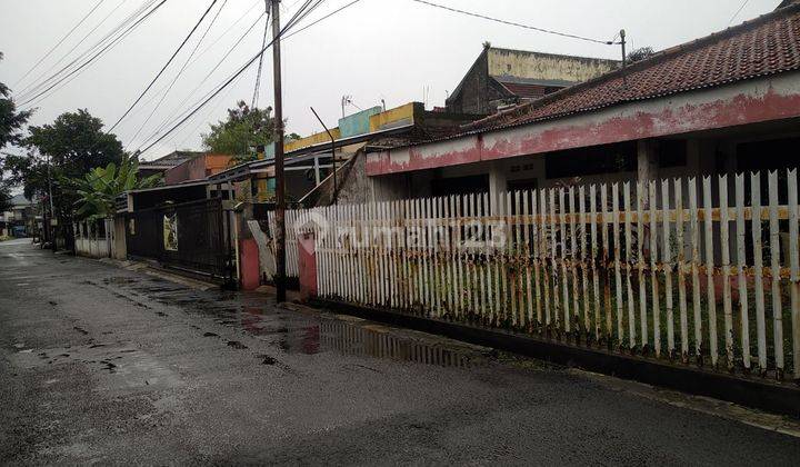 Dijual murah Rumah lama  hitung tanah lokasi strategis 1