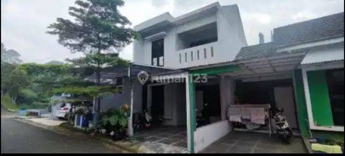 Dijual Rumah bagus 2 lantai nyaman lingkungan asri Cihanjuang 1