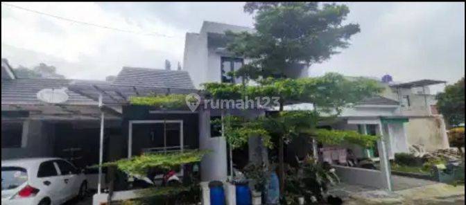 Dijual Rumah bagus 2 lantai nyaman lingkungan asri Cihanjuang 2