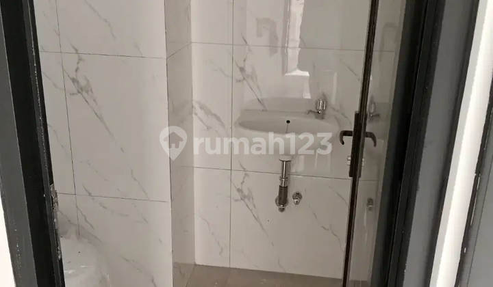 Dijual Rumah Baru 2 Lantai Posisi Hook di Cijaura Buahbaru 2