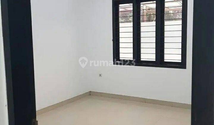 Dijual Rumah Dalam Komplek Singgasana Pradana Mekar Wangi  2