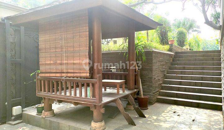 Rumah Villa PIK bagus REKOMENDASI  2