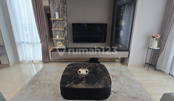 Apartemen Baru 3br Layout Luas Dan Mewah Lingkungan Nyaman 