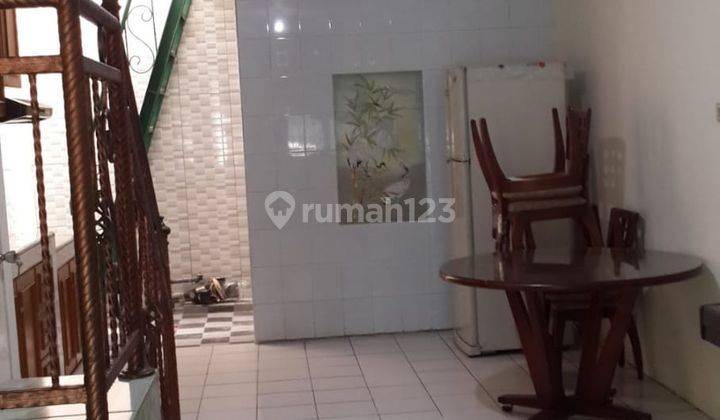 Rumah 2 Lantai Bagus Semi Furnished SHM di Kresek, Tangerang 1