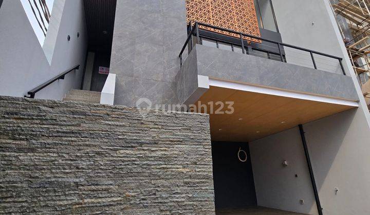 Dijual Rumah Baru Luxe Court 3+1br Kebayoran Baru Jaksel 1