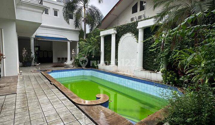 Dijual Rumah 4 BR Private Pool Full Marmer Sangat Terawat, Mega Kuningan Jakarta Selatan 1