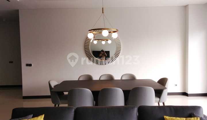 Disewakan Apartemen Pakubuwono Menteng, Jakarta Pusat - 3 Bedrooms Fully Furnished, Jakarta Pusat 2