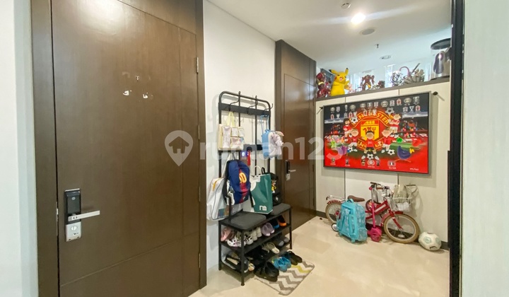 Quick Sale Verde Apartment Fully Furnished 3 Bedrooms 230 m2 Area Private Lift South Jakarta