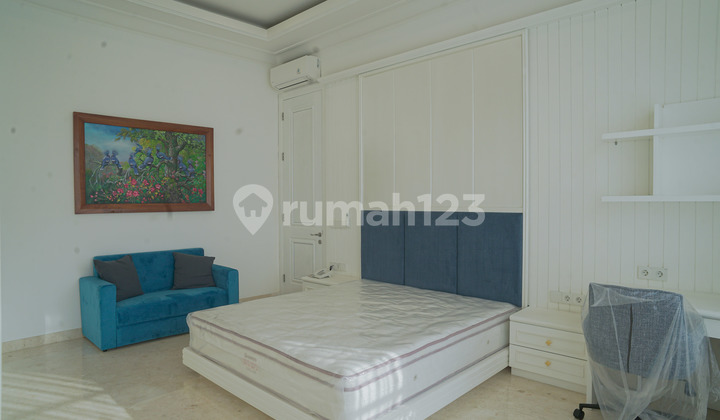 For Sale New Brand Modern Classic House 7 BR Area 760M2 Private Pool Kemang, South Jakarta 2