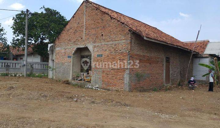 Jual Harga Rugi Rumah Dengan Lahan dan Halaman yang Luas 2