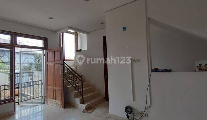 Disewakan Rumah Siap Huni Posisi Hook Kebayoran Baru 6