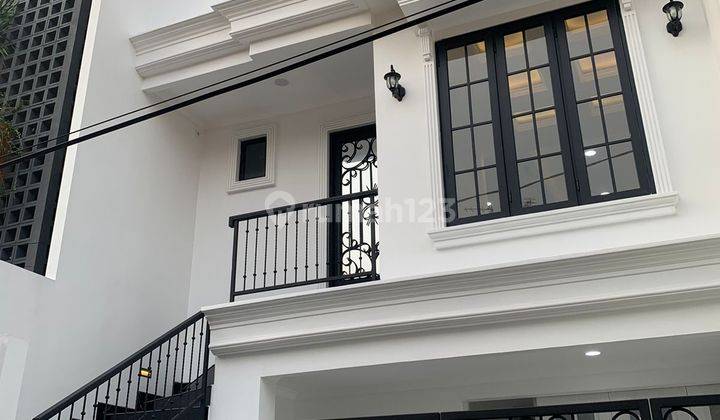 Rumah Baru Minimalis Modern 3 Lantai Di Tebet 2