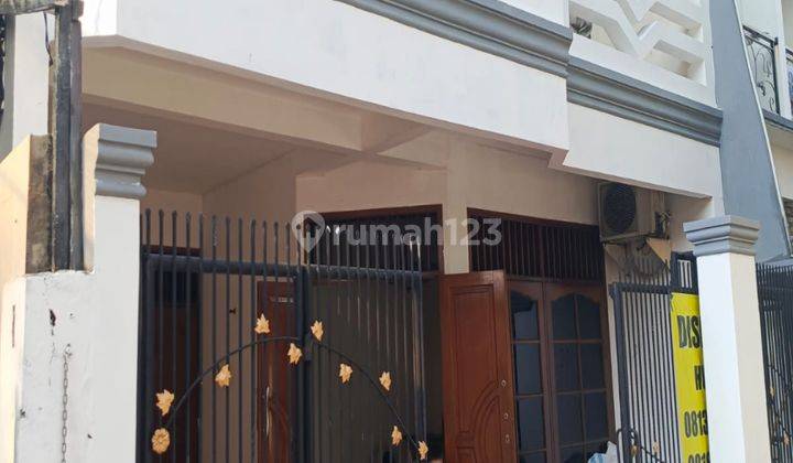 Disewakan Rumah Minimalis 2 Lantai + Rooftop Lokasi Strategis Di Tebet 2