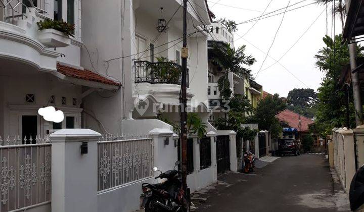 Rumah Minimalis 2 Lantai Lokasi Tenang Dan Strategis Di Tebet 1