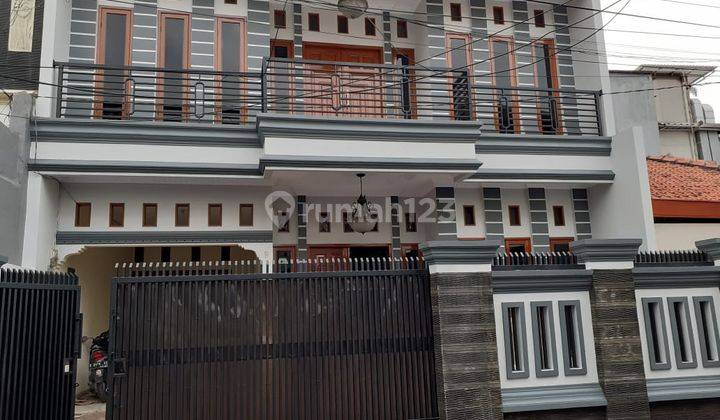 Rumah Minimalis 2 Lantai Bisa Untuk Kantor Di Tebet Lokasi Tenang Dan Strategis  1