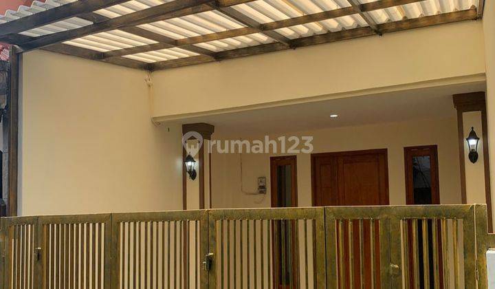 Rumah Minimalis 2 Lantai Semi Furnished Lokasi Strategis Di Tebet 1