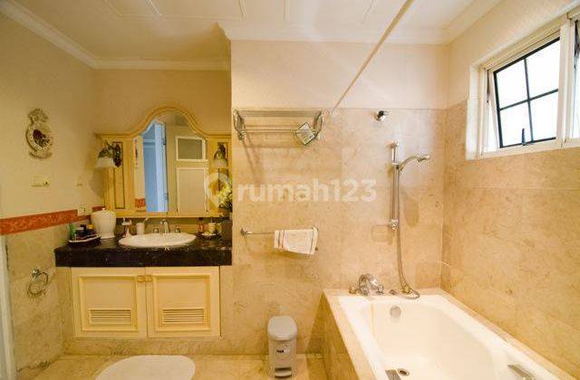Di Jual Penthouse di Apt Kedoya Elok 2 Lantai 357m2 Full Furnis 4