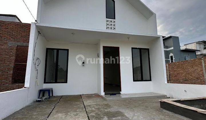 RUMAH SCANDINAVIAN DI SETIABUDI MEDAN SELAYANG