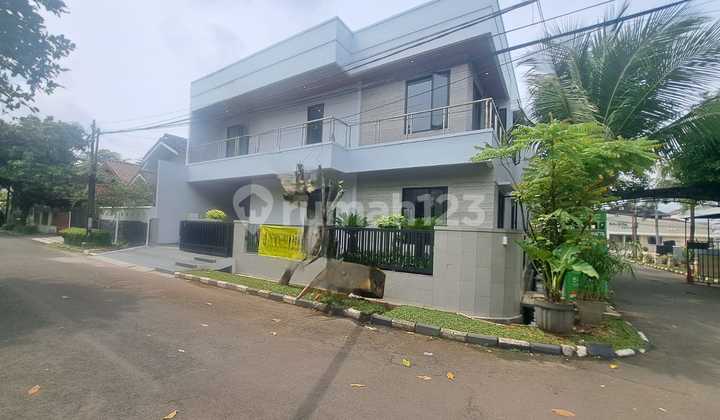Renovated Hook House Totally Beautiful Ready to Live Sect 9 Bintaro Tangsel
