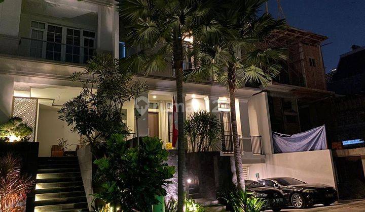 Rumah cantik 3 lantai dipejaten Jakarta selatan 2