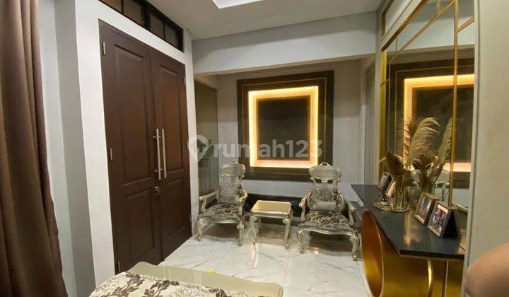 Rumah cantik 3 lantai dipejaten Jakarta selatan 1