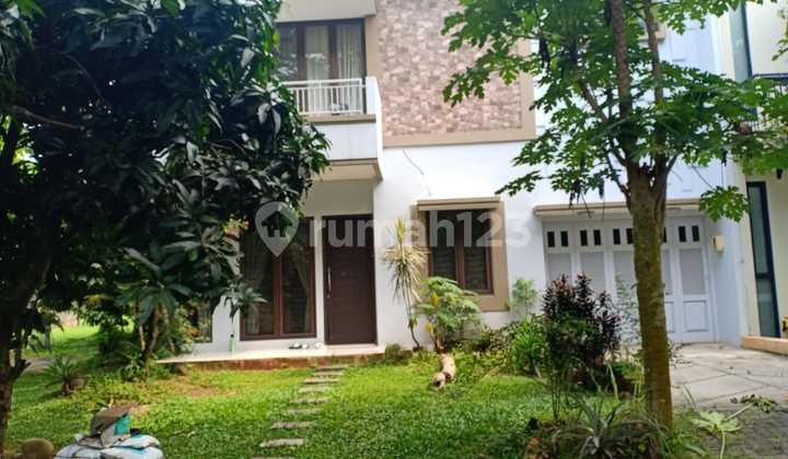 Hook house inside a cluster located in BSD city.