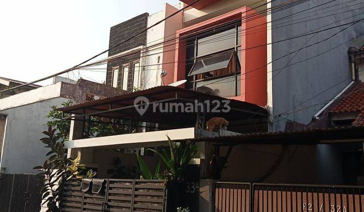 Rumah 3 lantai diradio dalam lokasi sangat strategis 1