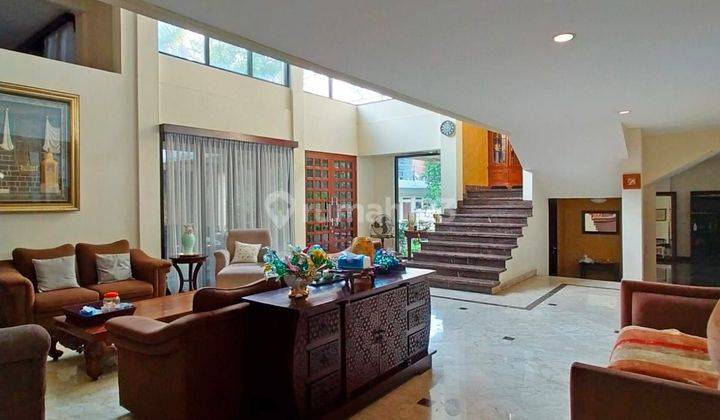 Rumah besar cantik seperti Villa di rempoa Jaksel  2