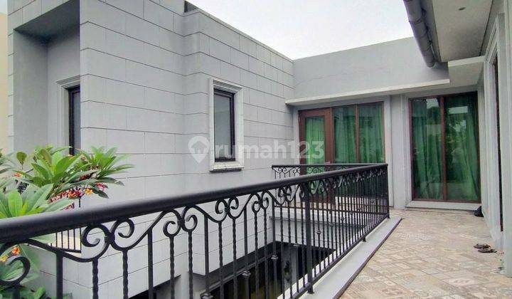 Rumah Luxurious Town House Mewah Furnished di Jati Padang 2