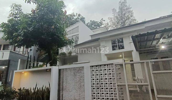 Rumah 1,5 Lantai Siap Huni Dekat Pasmod BSD di Griya Loka 2