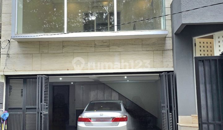 Beautiful House in a Cluster with Swimming Pool in South Jakarta 2