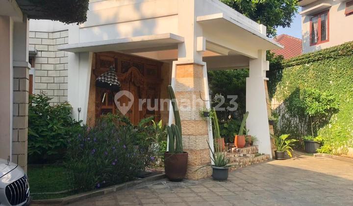 Rumah dengan Nuansa Bali Cantik Lokasi Jaksel