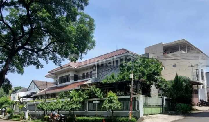 For Sale House with Large Land in Sector 2 Bintaro, Facing the Park 2