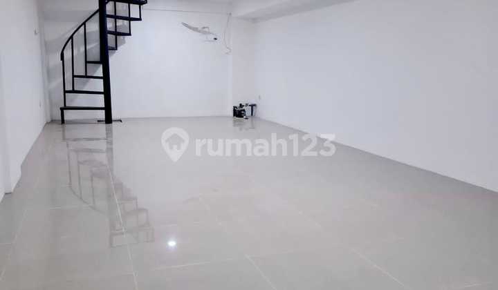 Connected Shophouse Ready for Business by the Main Road Near Ragunan, South Jakarta 2