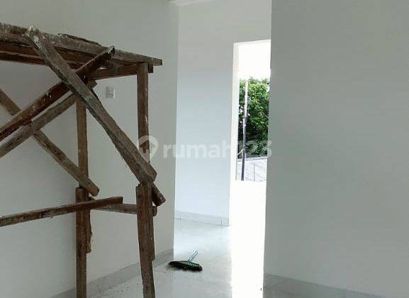 Rumah Baru 2 Lantai Modern minalis nempel jalan utama akses besar 10