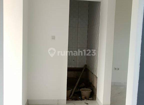 Rumah Baru 2 Lantai Modern minalis nempel jalan utama akses besar 9