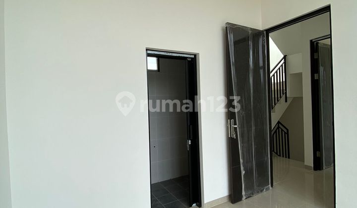 Rumah 2 Lantai mewah siap huni kpr dp 0% free all in akses besar dicikeas 10