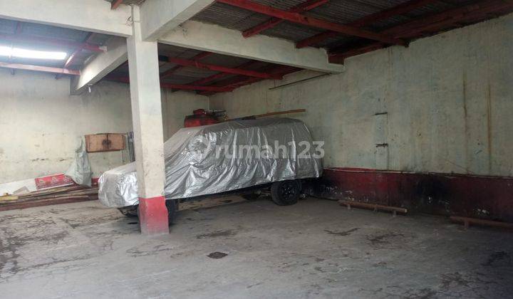 Bangunan Blong Buat Gudang  Parkiran Dekat Terminal Cicaheum 1