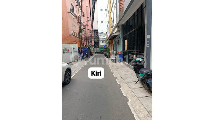 For Sale Strategic Boarding Houses on Jl Pasar Baru 2