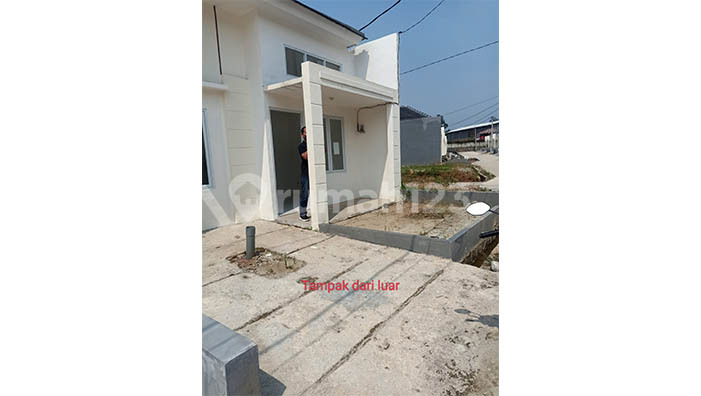 tampak depan rumah hoek, bagus standart, di