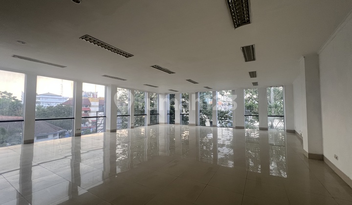 Ruang Usaha Strategis di Mainroad Naripan, Bandung Kota Ruang Usaha Strategis di Mainroad Naripan, Bandung Kota