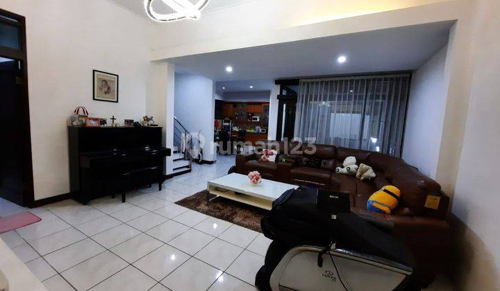 Rumah Siap Huni Semi Furnished di Jalan Sasakgantung, Bandung 1