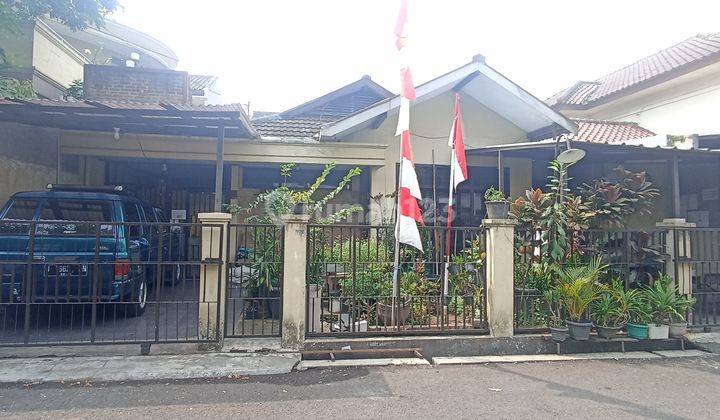 Rumah SHM Banyak Kamar di Jalan Situsari, Bandung 1