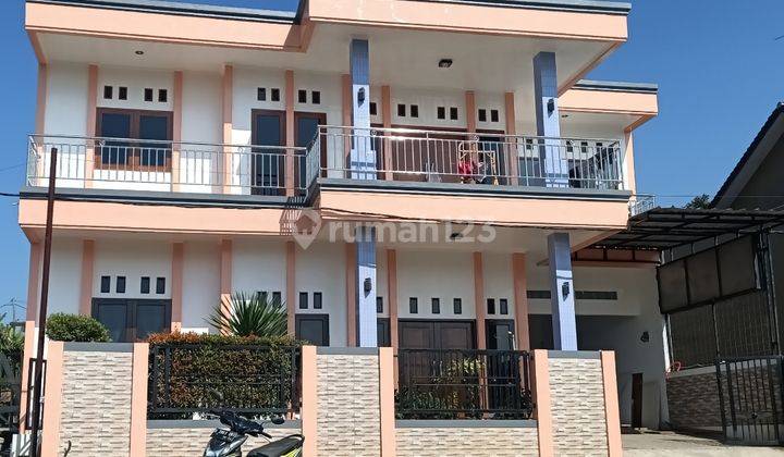 Rumah Villa Sejuk Dan Halaman Luas di Jl. Sersan Bajuri, Bandung 1