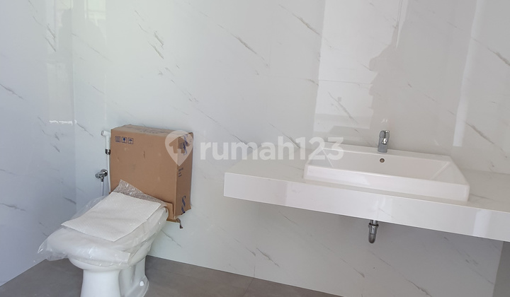 Rumah Lux Baru Siap Pakai di Komplek Steraduta Bandung 2
