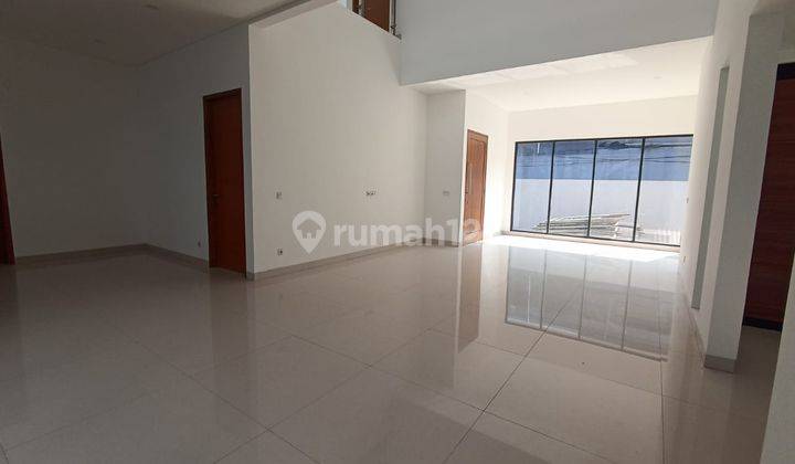foto lainnya rumah mewah baru di komplek