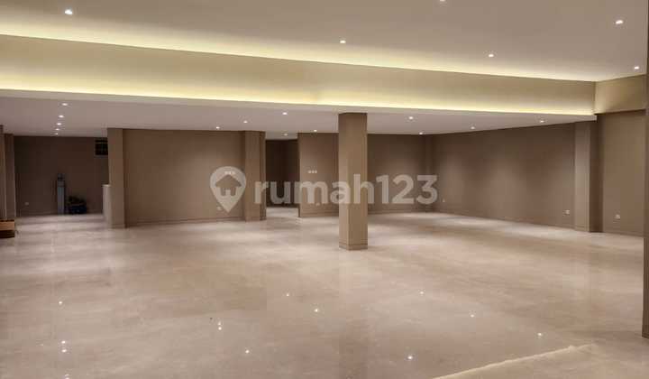 Ruang Usaha Mewah Di Dago Mainroad Shm Siap Pakai