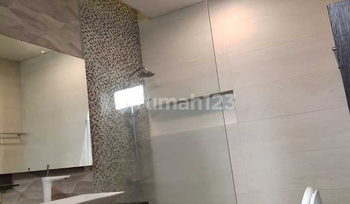 Disewakan Rumah Grisenda Pik Semi Furnish Mewah hoek  3
